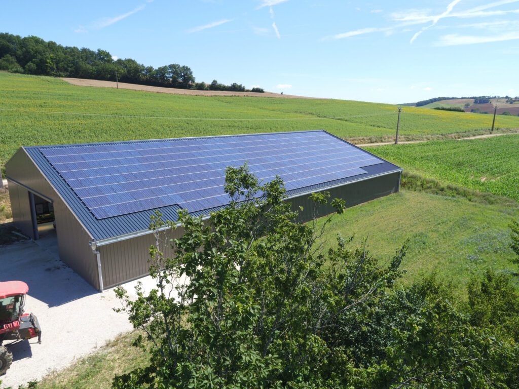 panneaux solaires hangar agricole