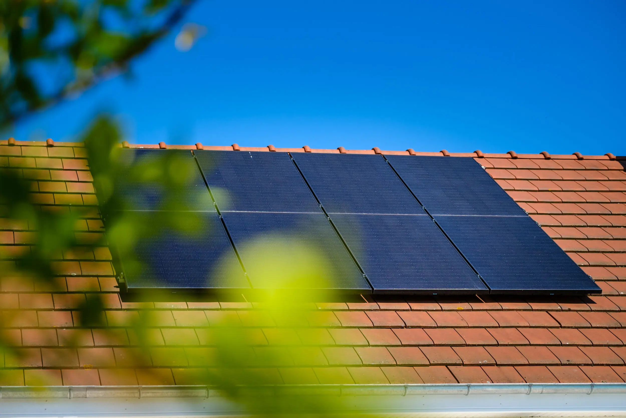 Tout savoir sur l'onduleur solaire photovoltaïque - IZI by EDF
